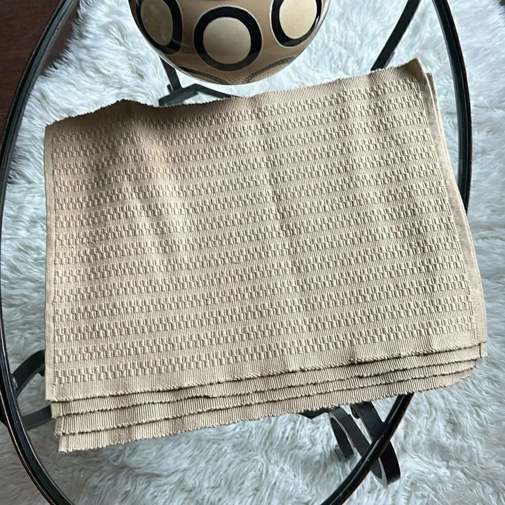 Pier 1 (4) Tan Textured Rectangular Placemats - Picture 2 of 4